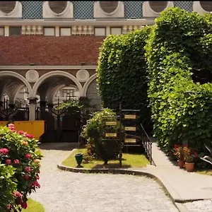 מלון Boutique Hotel O. Galogre, באטומי